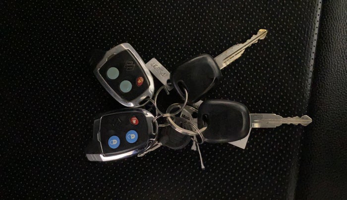 2017 Maruti Wagon R 1.0 LXI, Petrol, Manual, 49,830 km, Key Close Up