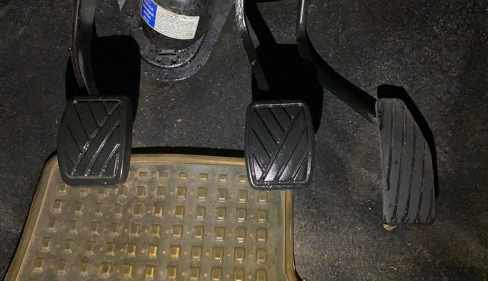 2017 Maruti Wagon R 1.0 LXI, Petrol, Manual, 49,830 km, Pedals