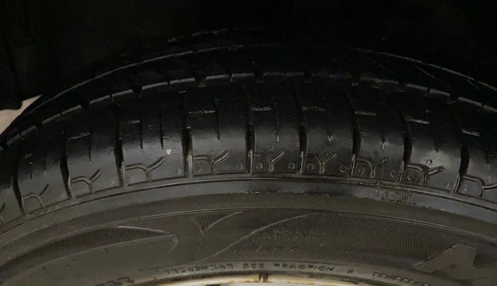 2017 Maruti Wagon R 1.0 LXI, Petrol, Manual, 49,830 km, Left Front Tyre Tread