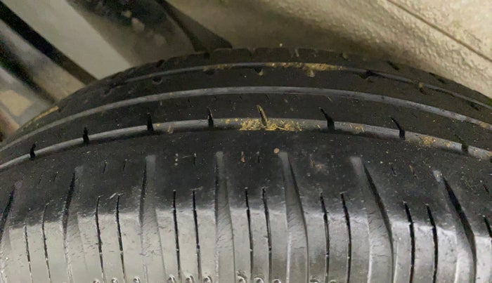 2014 Maruti Wagon R 1.0 VXI, Petrol, Manual, 79,258 km, Left Rear Tyre Tread
