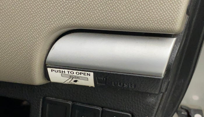 2014 Maruti Wagon R 1.0 VXI, Petrol, Manual, 79,258 km, Dashboard - Cup holder not working