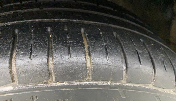 2020 Toyota Glanza G, CNG, Manual, 39,634 km, Left Rear Tyre Tread