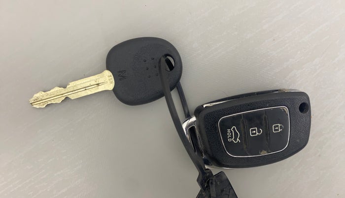 2012 Hyundai i20 MAGNA (O) 1.2, Petrol, Manual, 71,643 km, Key Close Up