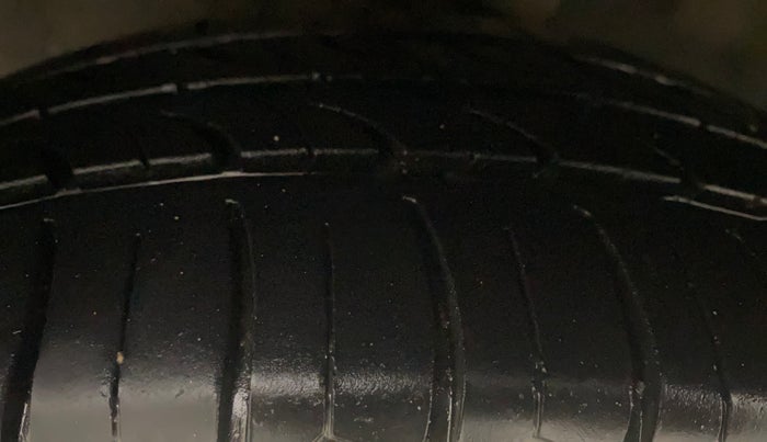 2012 Hyundai i20 MAGNA (O) 1.2, Petrol, Manual, 71,643 km, Left Front Tyre Tread