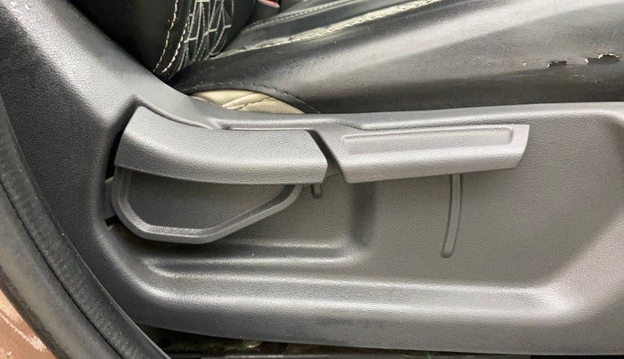 2021 Hyundai AURA S 1.2 CNG, CNG, Manual, 87,394 km, Driver Side Adjustment Panel