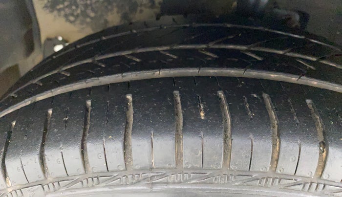 2015 Maruti Celerio ZXI, Petrol, Manual, 1,48,459 km, Left Front Tyre Tread