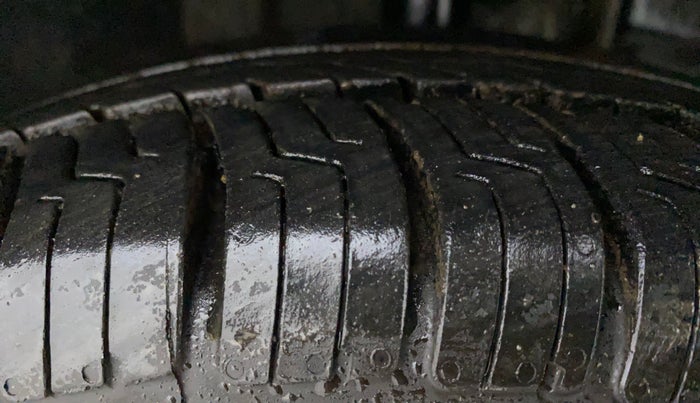 2018 Tata Tiago XT PETROL, Petrol, Manual, 50,096 km, Right Front Tyre Tread