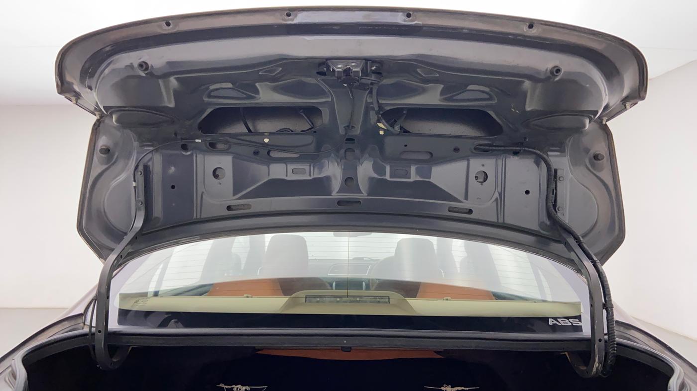 2015 Maruti Ciaz ZDI+, Diesel, Manual, 1,04,013 km, Boot Door Open