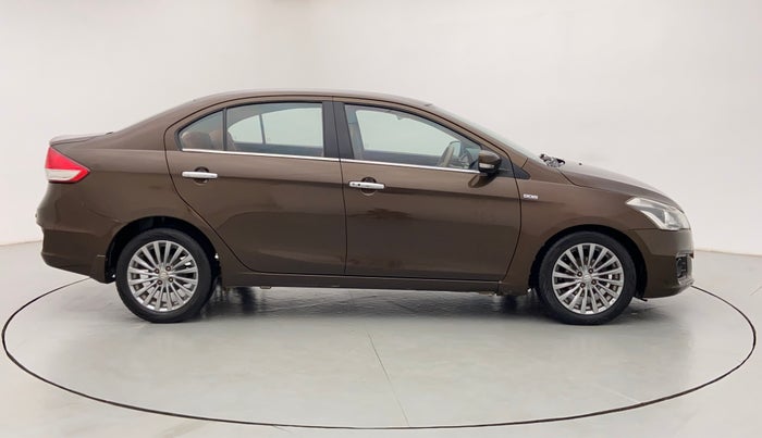 2015 Maruti Ciaz ZDI+, Diesel, Manual, 1,04,013 km, Right Side
