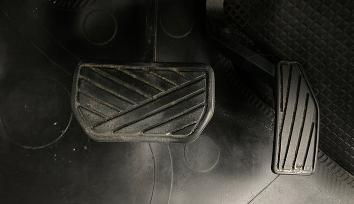 2016 Maruti Wagon R 1.0 VXI AMT, Petrol, Automatic, 46,687 km, Pedals