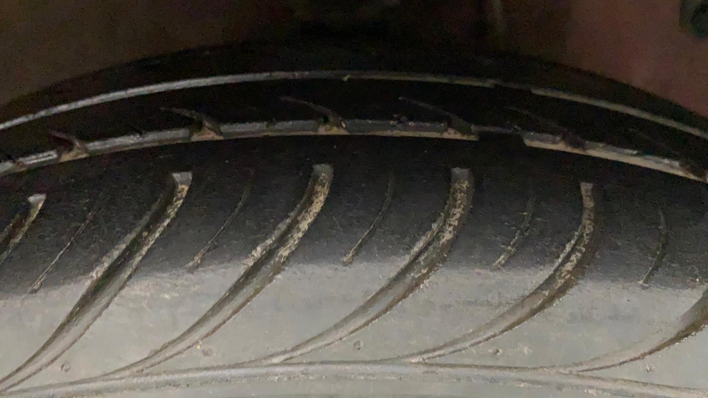 2012 Hyundai Eon MAGNA, Petrol, Manual, 1,10,149 km, Right Front Tyre Tread