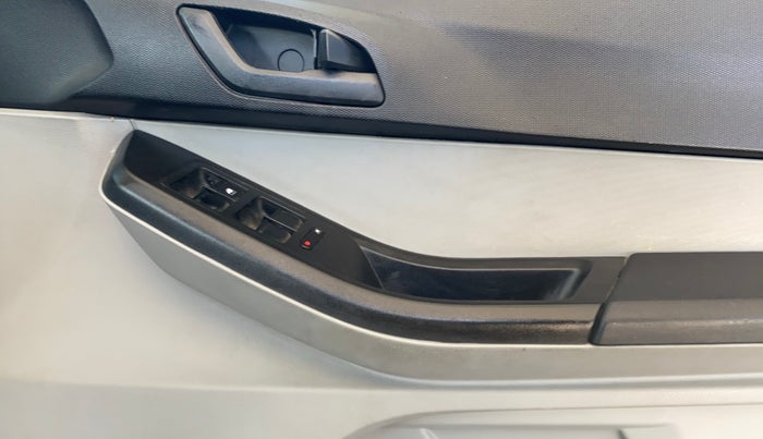 2022 Tata Tiago XT (O) PETROL, Petrol, Manual, 23,442 km, Driver Side Door Panels Control