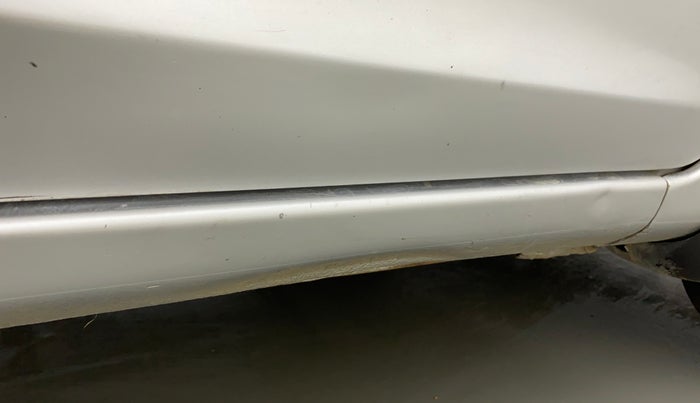 2013 Honda Brio S MT, Petrol, Manual, 67,819 km, Right running board - Slightly dented