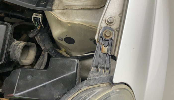 2013 Honda Brio S MT, Petrol, Manual, 67,819 km, Left headlight - Clamp has minor damage