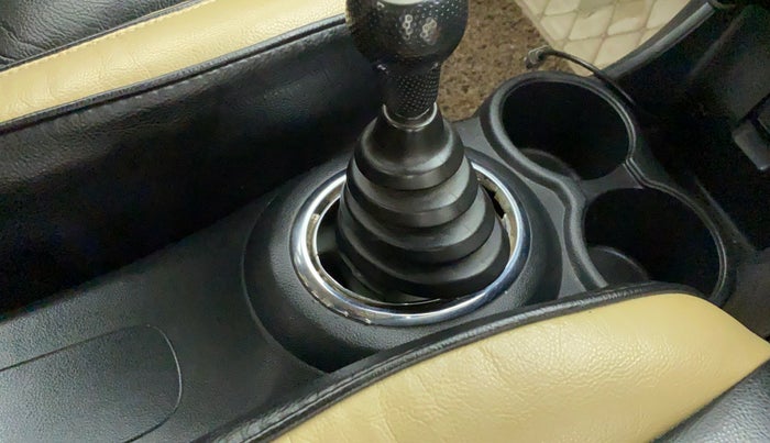 2013 Honda Brio S MT, Petrol, Manual, 67,819 km, Gear lever - Boot cover slightly torn