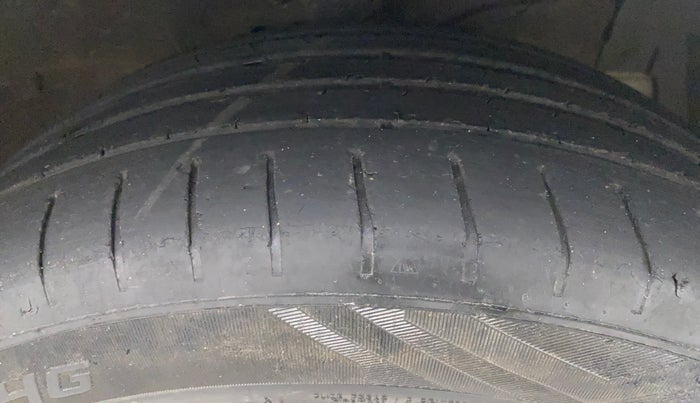 2018 Maruti Ciaz ALPHA  AT 1.4  PETROL, Petrol, Automatic, 77,827 km, Right Front Tyre Tread