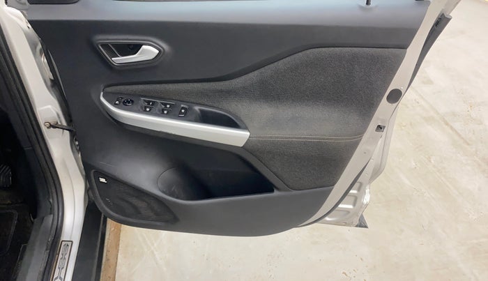2021 Nissan MAGNITE XV TURBO CVT, Petrol, Automatic, 65,586 km, Driver Side Door Panels Control