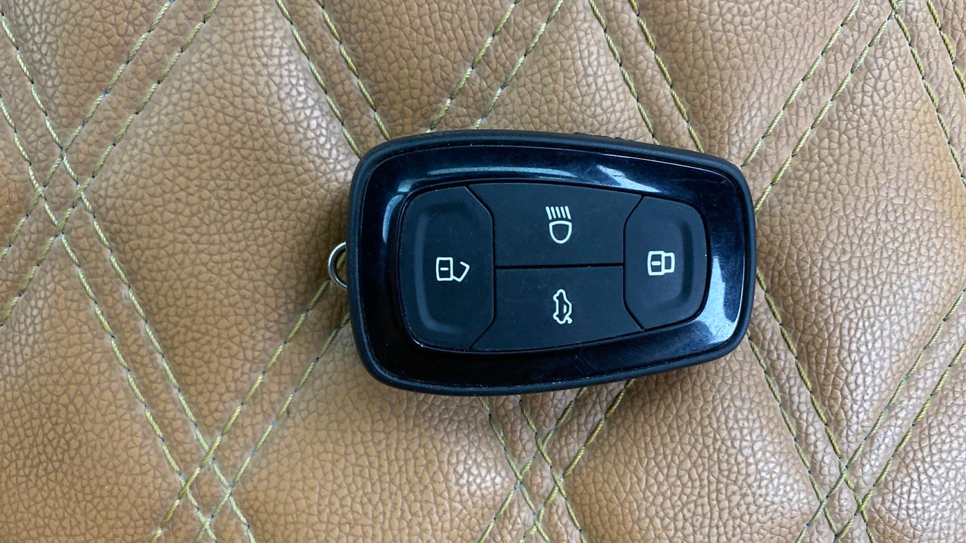 2021 Tata ALTROZ XZ PETROL, Petrol, Manual, 26,606 km, Key Close Up
