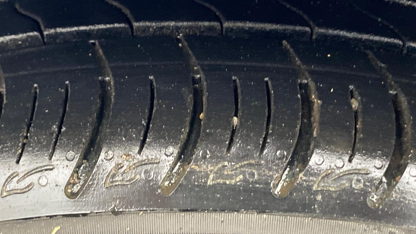 2021 Tata ALTROZ XZ PETROL, Petrol, Manual, 26,606 km, Left Front Tyre Tread