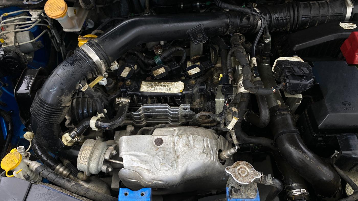 2021 Tata ALTROZ XZ PETROL, Petrol, Manual, 26,606 km, Engine View