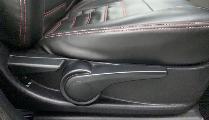 2018 Tata Tiago XZ PETROL, Petrol, Manual, 39,597 km, Driver Side Adjustment Panel