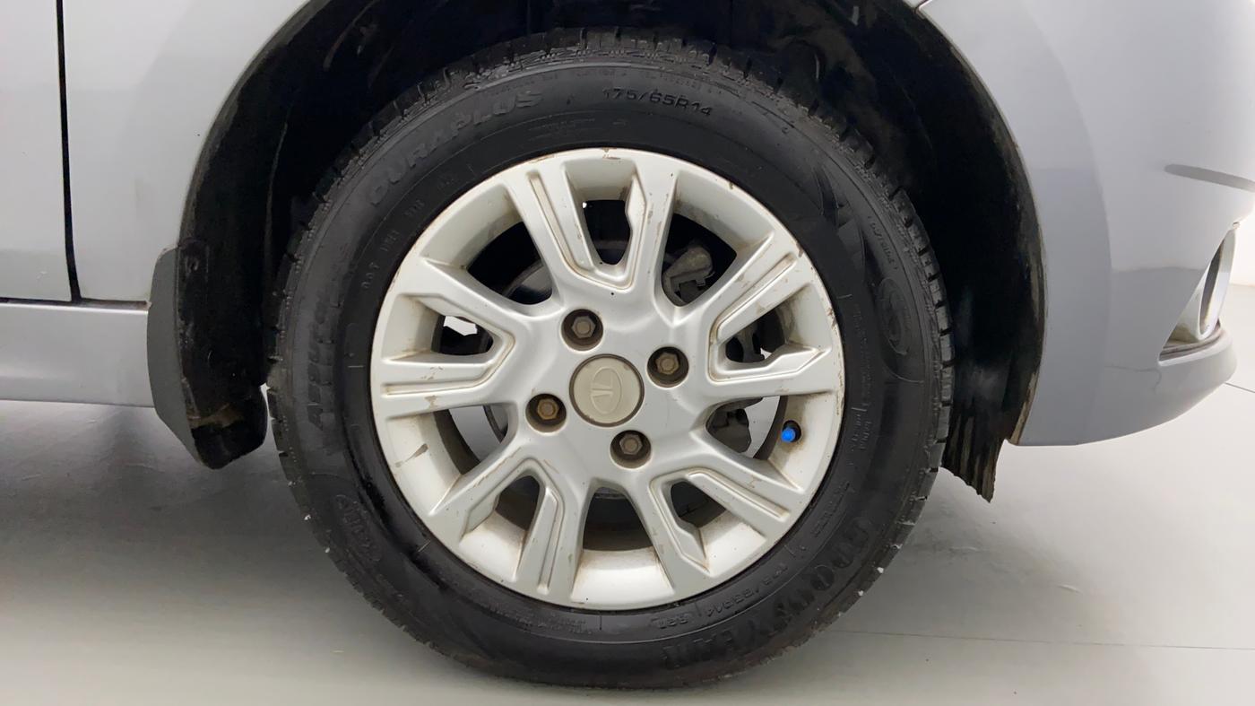 2018 Tata Tiago XZ PETROL, Petrol, Manual, 39,597 km, Right Front Wheel