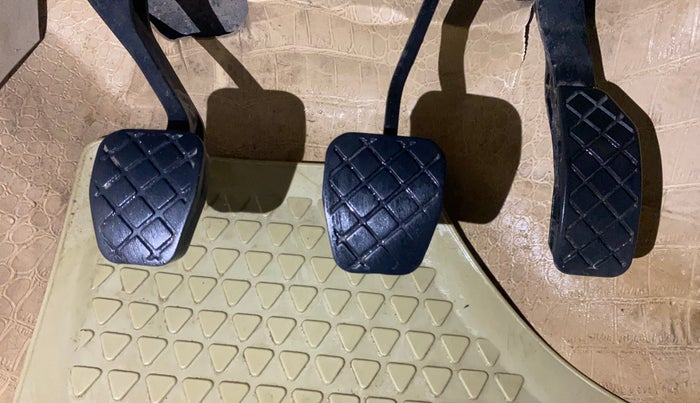 2012 Volkswagen Vento HIGHLINE DIESEL 1.6, Diesel, Manual, 73,895 km, Pedals