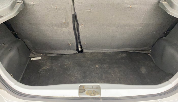 2017 Chevrolet Beat LT DIESEL, Diesel, Manual, 1,08,165 km, Boot Inside