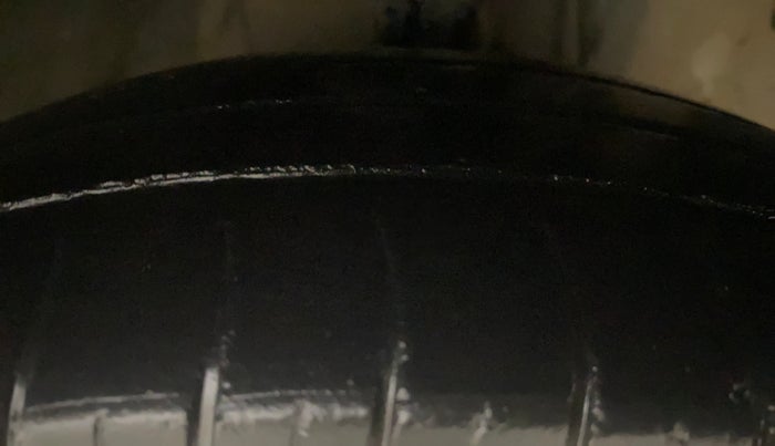 2013 Hyundai Eon ERA +, Petrol, Manual, 66,423 km, Right Front Tyre Tread