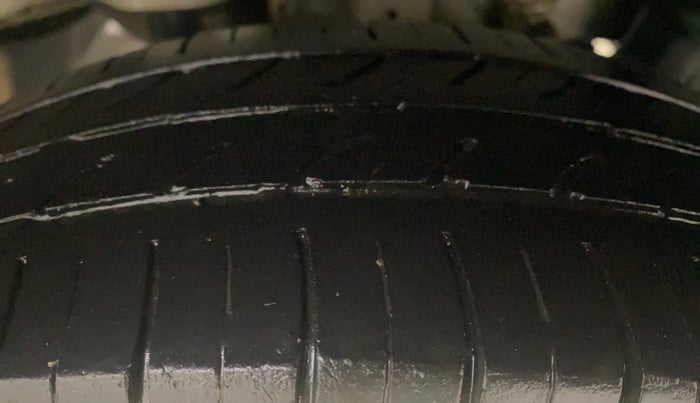 2013 Hyundai Eon ERA +, Petrol, Manual, 66,423 km, Left Rear Tyre Tread