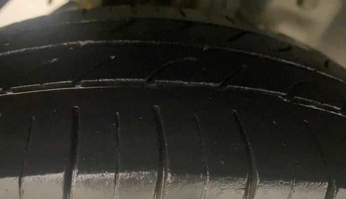 2013 Hyundai Eon ERA +, Petrol, Manual, 66,423 km, Right Rear Tyre Tread