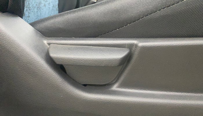 2013 Hyundai Eon ERA +, Petrol, Manual, 66,423 km, Driver Side Adjustment Panel