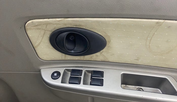 2013 Chevrolet Spark LT 1.0, Petrol, Manual, 24,340 km, Driver Side Door Panels Control