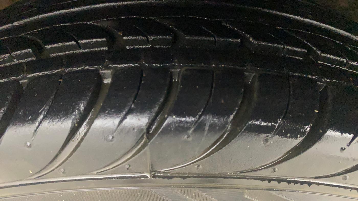 2013 Chevrolet Spark LT 1.0, Petrol, Manual, 24,340 km, Left Front Tyre Tread