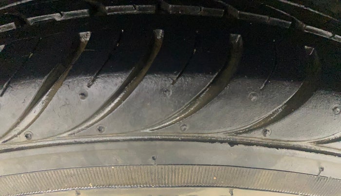 2013 Chevrolet Spark LT 1.0, Petrol, Manual, 24,340 km, Left Rear Tyre Tread