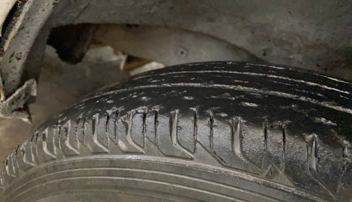 2018 Maruti Eeco 5 STR CNG WITH HTR, CNG, Manual, 80,045 km, Right Front Tyre Tread