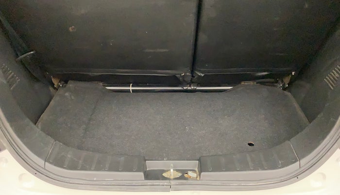 2016 Maruti Wagon R 1.0 VXI (O) AMT, Petrol, Automatic, 49,065 km, Boot Inside