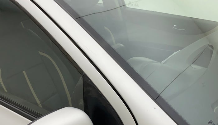 2011 Hyundai i20 SPORTZ 1.2, Petrol, Manual, 73,031 km, Right A pillar - Paint is slightly faded