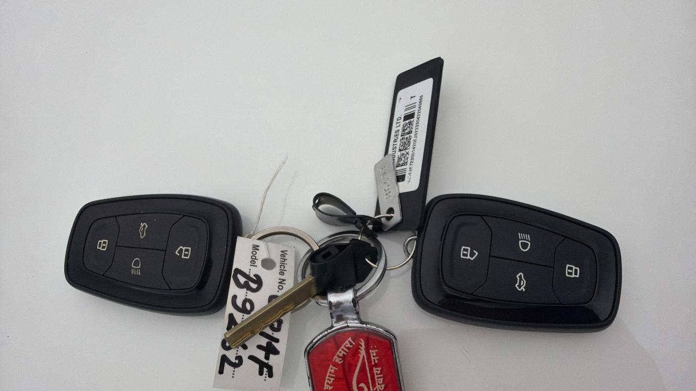 2022 Tata NEXON XZ PLUS PETROL, Petrol, Manual, 22,623 km, Key Close Up
