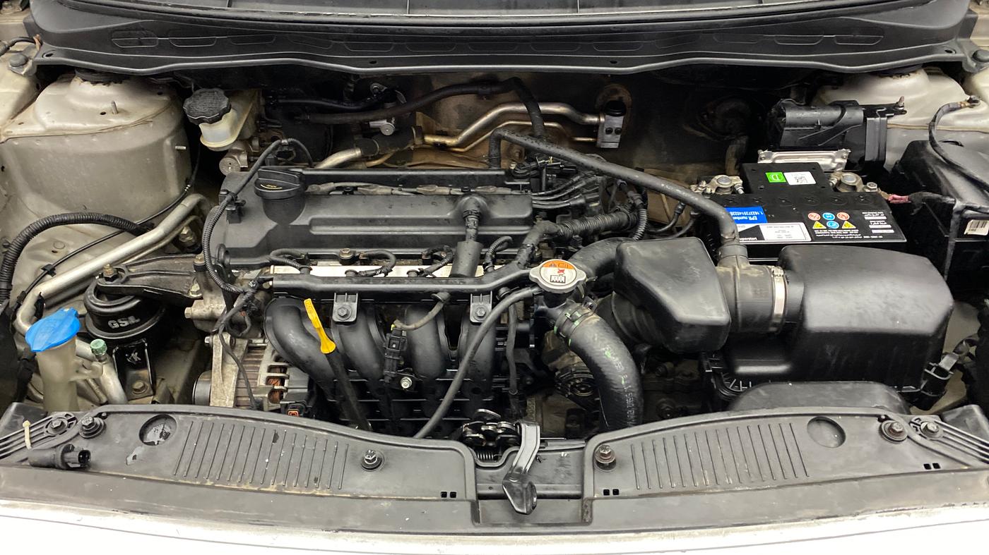 2013 Hyundai i20 MAGNA 1.2, Petrol, Manual, 98,919 km, Engine View