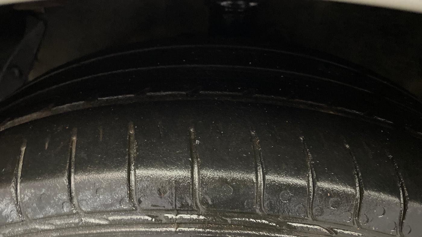 2013 Hyundai i20 MAGNA 1.2, Petrol, Manual, 98,919 km, Left Front Tyre Tread