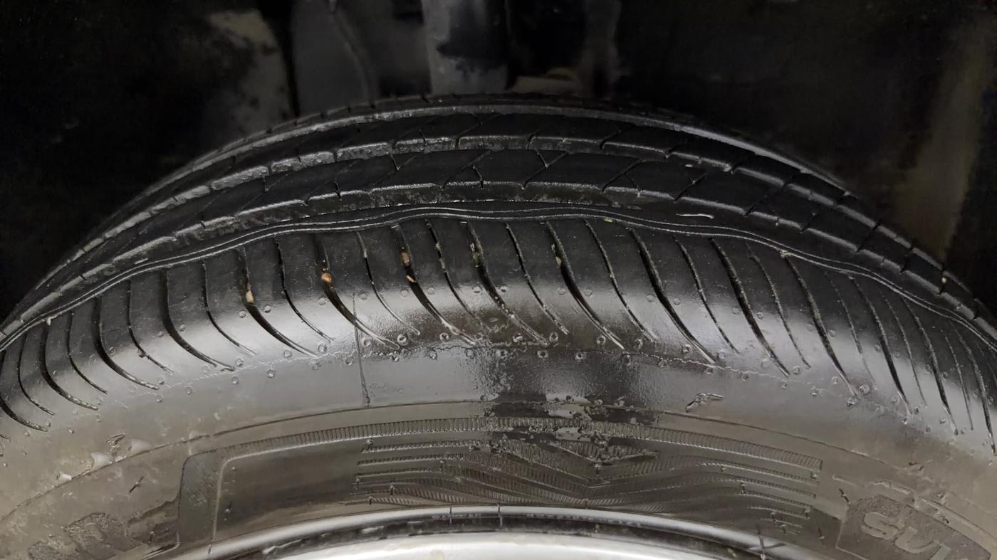 2021 Tata PUNCH ADVENTURE MT, Petrol, Manual, 69,603 km, Right Front Tyre Tread