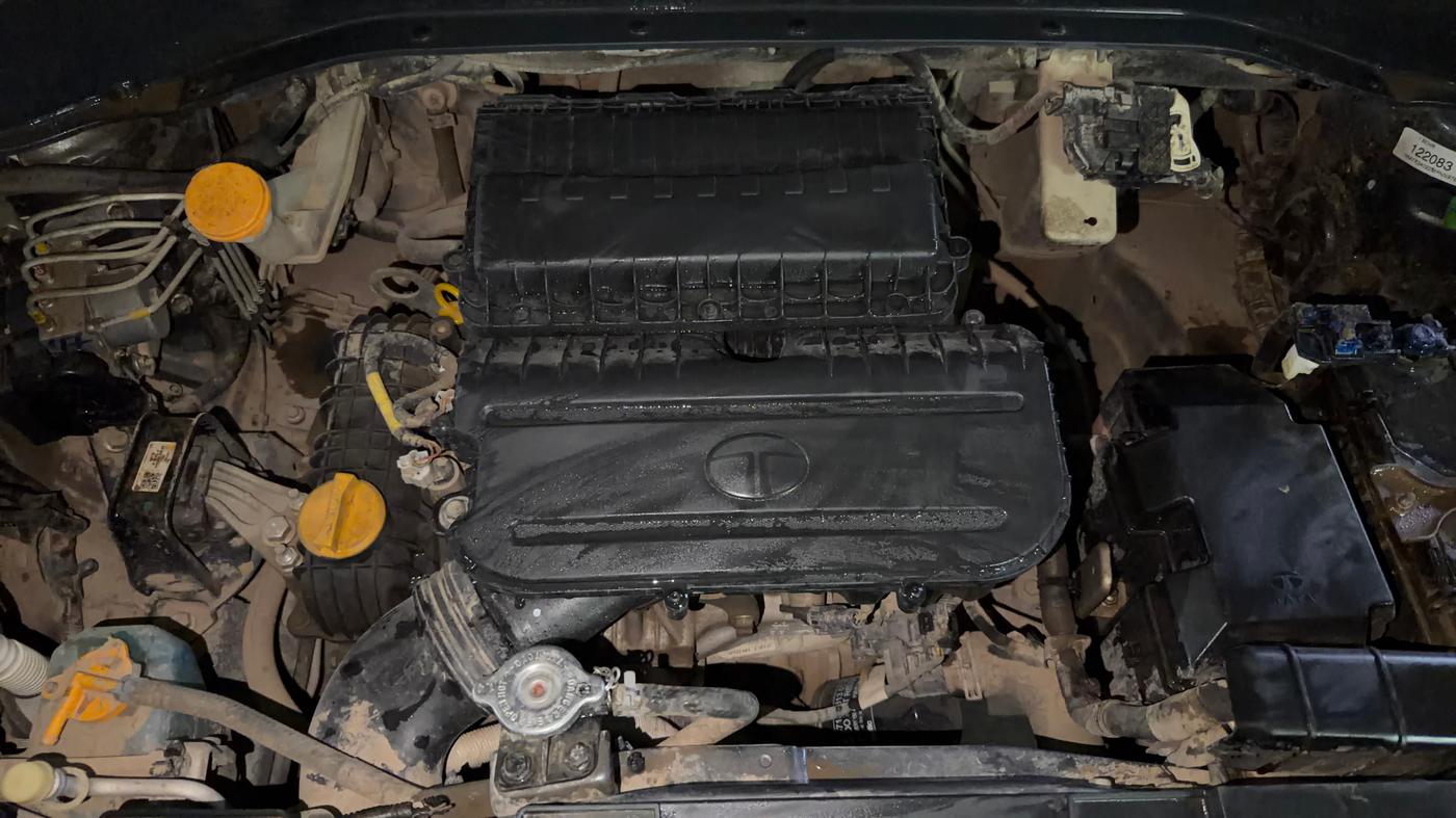 2021 Tata PUNCH ADVENTURE MT, Petrol, Manual, 69,603 km, Engine View