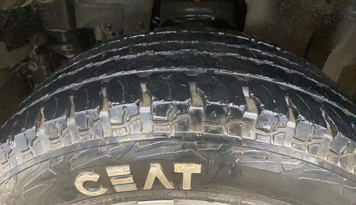 2022 Mahindra Thar LX HARD TOP 4WD MT, Diesel, Manual, 52,746 km, Left Front Tyre Tread