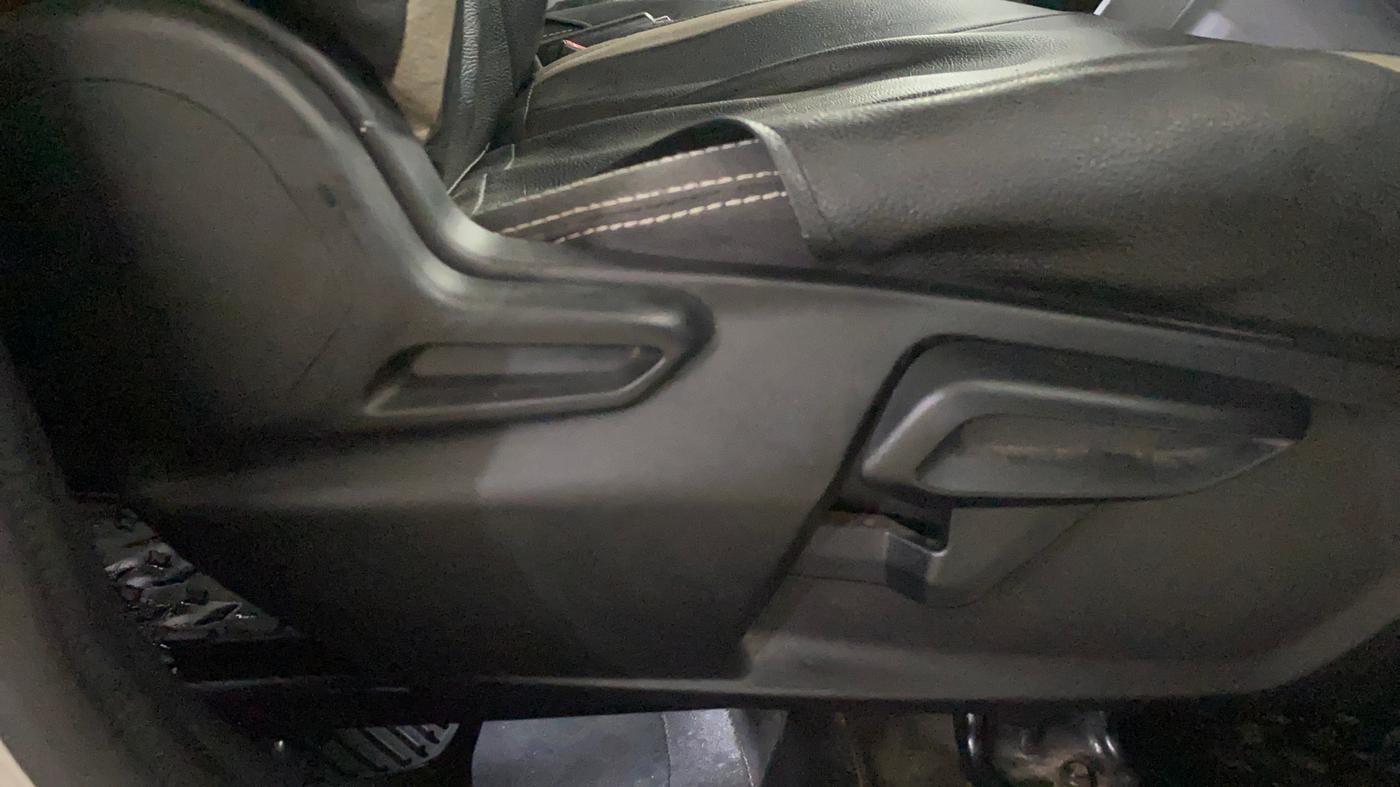2020 Tata Tiago XZ PLUS PETROL, Petrol, Manual, 37,245 km, Driver Side Adjustment Panel