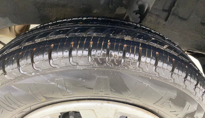 2017 Renault Kwid RXL, Petrol, Manual, 66,930 km, Left Rear Tyre Tread