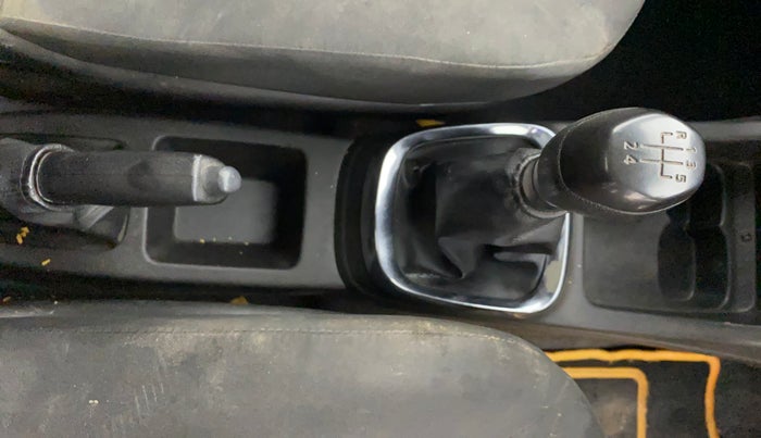 2017 Renault Kwid RXL, Petrol, Manual, 66,930 km, Gear Lever