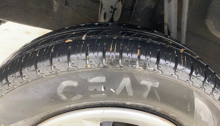 2017 Renault Kwid RXL, Petrol, Manual, 66,930 km, Right Rear Tyre Tread