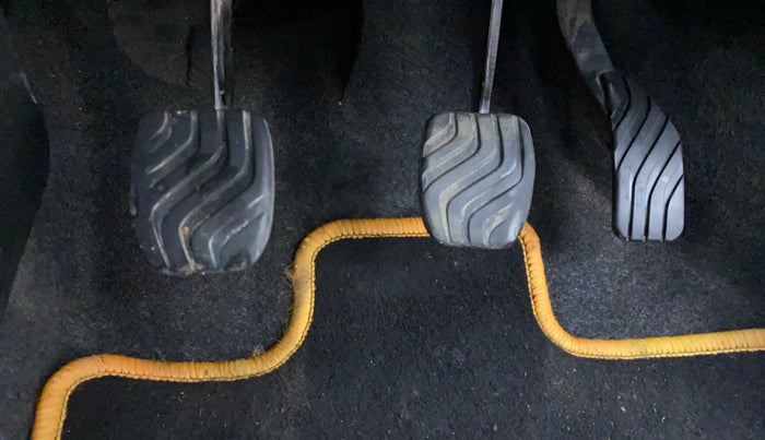 2017 Renault Kwid RXL, Petrol, Manual, 66,930 km, Pedals