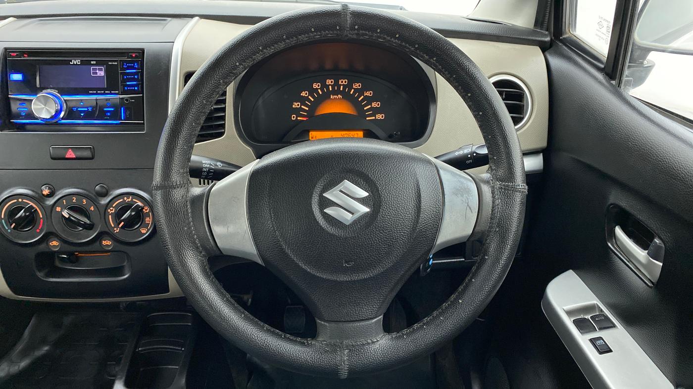 2014 Maruti Wagon R 1.0 LXI, Petrol, Manual, 40,677 km, Steering Wheel Close Up